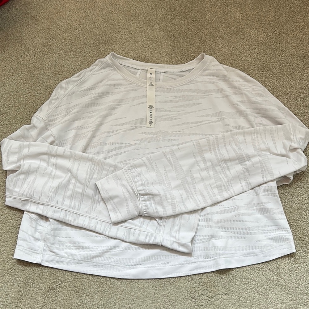 Lululemon sweat wicking cropped longsleeve